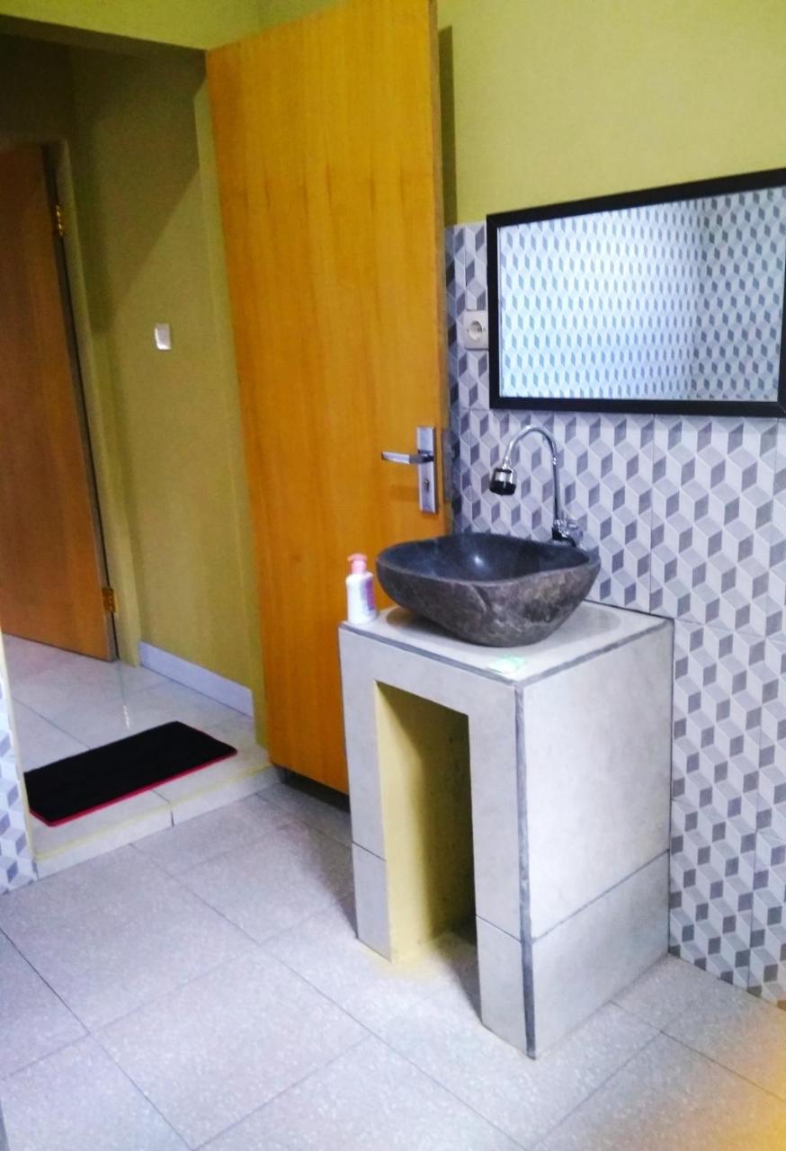 Three V Homestay Kuta  Εξωτερικό φωτογραφία